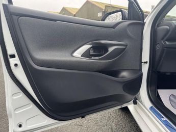 TOYOTA YARIS 1.5 VVT-h Icon Hatchback 5dr Petrol Hybrid E-CVT Euro 6 (s/s) (1