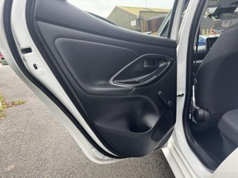 TOYOTA YARIS 1.5 VVT-h Icon Hatchback 5dr Petrol Hybrid E-CVT Euro 6 (s/s) (1