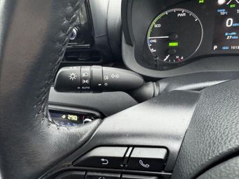 TOYOTA YARIS 1.5 VVT-h Icon Hatchback 5dr Petrol Hybrid E-CVT Euro 6 (s/s) (1