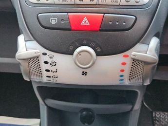 CITROEN C1 1.0i VTR Hatchback 3dr Petrol Manual Euro 4 (68 ps)