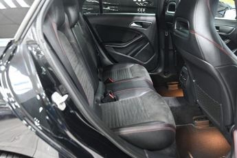 MERCEDES-BENZ CLA 2.1 CLA220d AMG Line Shooting Brake 5dr Diesel 7G-DCT Euro 6 (s/