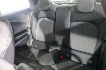 MINI Electric Hatch Cooper SE 32.6kWh Level 2 Hatchback 3dr Electric Auto (184 ps)