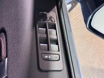 LAND ROVER DISCOVERY SPORT 2.0 D180 MHEV R-Dynamic S SUV 5dr Diesel Auto 4WD Euro 6 (s/s) (