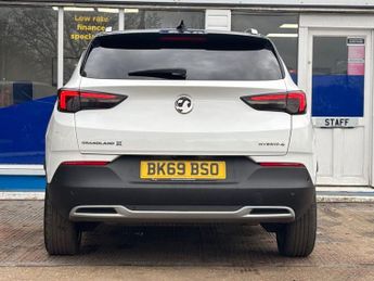 VAUXHALL GRANDLAND X 1.6 13.2kWh Ultimate Nav SUV 5dr Petrol Plug-in Hybrid Auto 4WD 