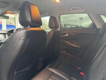 VAUXHALL GRANDLAND X 1.6 13.2kWh Ultimate Nav SUV 5dr Petrol Plug-in Hybrid Auto 4WD 