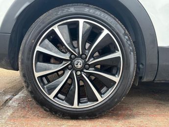 VAUXHALL GRANDLAND X 1.6 13.2kWh Ultimate Nav SUV 5dr Petrol Plug-in Hybrid Auto 4WD 