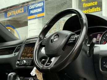 VOLKSWAGEN TOUAREG 3.0 TDI V6 BlueMotion Tech R-Line Plus SUV 5dr Diesel Tiptronic 
