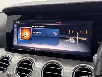 MERCEDES-BENZ E-CLASS 2.0 E350e 6.4kWh AMG Line (Premium) Saloon 4dr Petrol Plug-in Hy