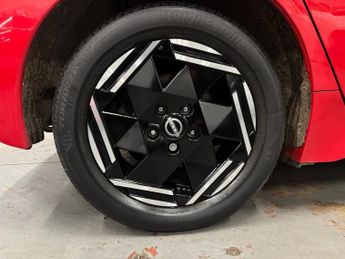 NISSAN LEAF 39kWh Acenta Hatchback 5 Door Electric Automatic Red 1 Owner fro