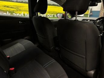 NISSAN LEAF 39kWh Acenta Hatchback 5 Door Electric Automatic Red 1 Owner fro