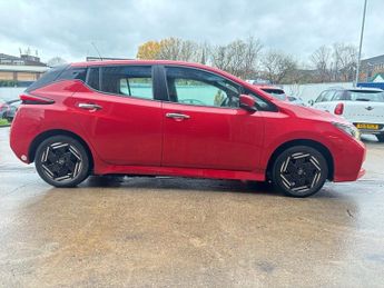 NISSAN LEAF 39kWh Acenta Hatchback 5 Door Electric Automatic Red 1 Owner fro
