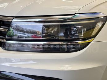 VOLKSWAGEN TIGUAN 2.0 BiTDI R-Line SUV 5 Door Diesel Automatic DSG 4Motion White E