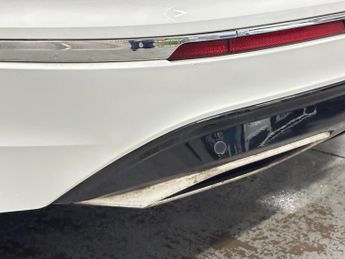 VOLKSWAGEN TIGUAN 2.0 BiTDI R-Line SUV 5 Door Diesel Automatic DSG 4Motion White E