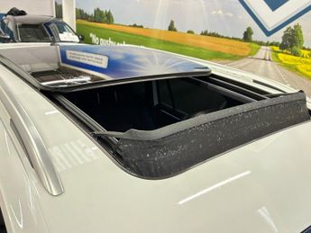 VOLKSWAGEN TIGUAN 2.0 BiTDI R-Line SUV 5 Door Diesel Automatic DSG 4Motion White E