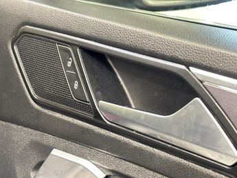 VOLKSWAGEN TIGUAN 2.0 BiTDI R-Line SUV 5 Door Diesel Automatic DSG 4Motion White E