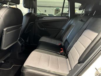 VOLKSWAGEN TIGUAN 2.0 BiTDI R-Line SUV 5 Door Diesel Automatic DSG 4Motion White E