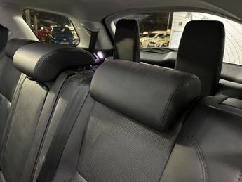 LAND ROVER DISCOVERY SPORT 2.0 TD4 HSE SUV 5dr Diesel Auto 4WD Euro 6 (s/s) (180 ps)