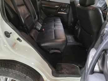 MITSUBISHI SHOGUN 3.2 DI-DC SG3 SUV 5dr Diesel Auto 4WD Euro 5 LWB (197 ps)