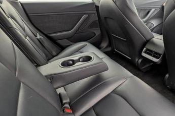 TESLA Model 3 Standard Range Plus Saloon 4dr Electric Auto RWD (241 bhp)