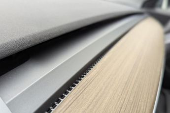 TESLA Model 3 Standard Range Plus Saloon 4dr Electric Auto RWD (241 bhp)