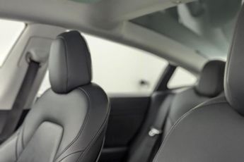 TESLA Model 3 Standard Range Plus Saloon 4dr Electric Auto RWD (241 bhp)