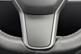 TESLA Model 3 Standard Range Plus Saloon 4dr Electric Auto RWD (241 bhp)