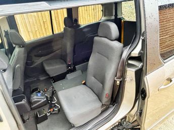 FORD GRAND TOURNEO CONNECT 4 Seat Auto Wheelchair Accessible Disabled Access Vehicle WAV