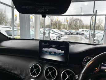 MERCEDES-BENZ A-CLASS 2.1 A200d AMG Line Hatchback 5dr Diesel 7G-DCT Euro 6 (s/s) (136