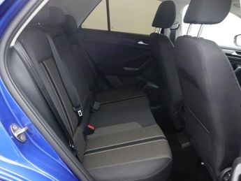 VOLKSWAGEN T-ROC 2.0 TDI SE SUV 5dr Diesel DSG Euro 6 (s/s) (150 ps)