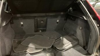 VOLVO XC40 1.5h T4 Recharge 10.7kWh R-Design SUV 5dr Petrol Plug-in Hybrid 