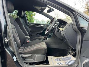 VOLKSWAGEN GOLF 2.0 Golf GTi Performance Semi-Auto 5dr