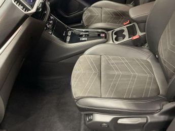 VAUXHALL GRANDLAND 1.2 Ultimate SUV 5dr Petrol Hybrid e-DCT Euro 6 (s/s) (136 ps)