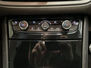 VAUXHALL GRANDLAND 1.2 Ultimate SUV 5dr Petrol Hybrid e-DCT Euro 6 (s/s) (136 ps)