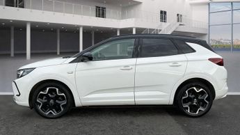 VAUXHALL GRANDLAND 1.2 Ultimate SUV 5dr Petrol Hybrid e-DCT Euro 6 (s/s) (136 ps)