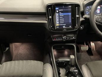 VOLVO XC40 2.0 B4 MHEV R-Design SUV 5dr Petrol Hybrid Auto AWD Euro 6 (s/s)