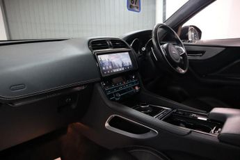 JAGUAR F-PACE 2.0 D180 R-Sport SUV 5dr Diesel Auto AWD Euro 6 (s/s) (180 ps)