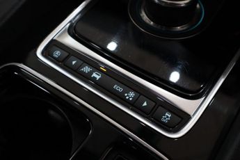 JAGUAR F-PACE 2.0 D180 R-Sport SUV 5dr Diesel Auto AWD Euro 6 (s/s) (180 ps)