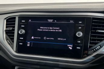 VOLKSWAGEN T-ROC 1.5 TSI EVO Active SUV 5dr Petrol DSG Euro 6 (s/s) (150 ps) Fron