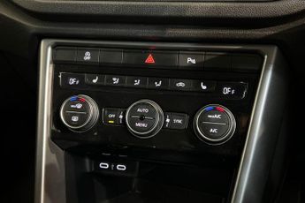 VOLKSWAGEN T-ROC 1.5 TSI EVO Active SUV 5dr Petrol DSG Euro 6 (s/s) (150 ps) Fron