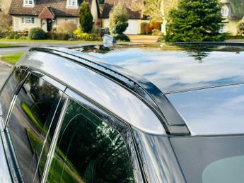 LAND ROVER RANGE ROVER VELAR 2.0 D200 MHEV R-Dynamic S SUV 5dr Diesel Auto 4WD Euro 6 (s/s) (