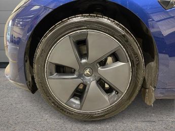 TESLA Model 3 Standard Range Plus Saloon 4dr Electric Auto RWD (241 bhp)