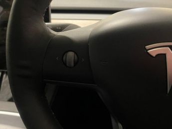 TESLA Model 3 Standard Range Plus Saloon 4dr Electric Auto RWD (241 bhp)