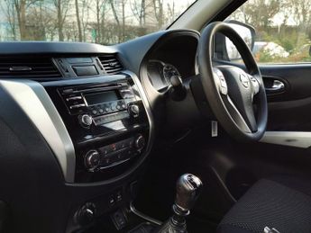 NISSAN NAVARA 2.3 dCi Acenta Pickup Double Cab 4dr Diesel Manual 4WD Euro 6 (s