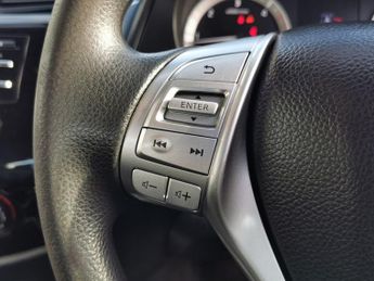 NISSAN NAVARA 2.3 dCi Acenta Pickup Double Cab 4dr Diesel Manual 4WD Euro 6 (s