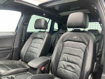 VOLKSWAGEN TIGUAN 2.0 TDI R-Line SUV 5dr Diesel DSG 4Motion Euro 6 (s/s) (150 ps)