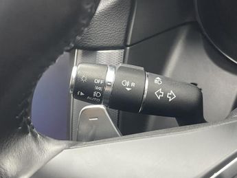 JAGUAR XF 2.0i R-Sport GPF Saloon 4dr Petrol Auto Euro 6 (s/s) (250 ps)