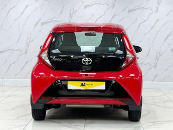 TOYOTA AYGO 1.0 VVT-i x-play Hatchback 5dr Petrol x-shift Euro 6 (71 ps)