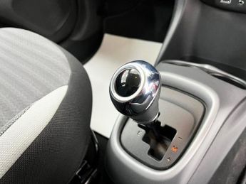 TOYOTA AYGO 1.0 VVT-i x-play Hatchback 5dr Petrol x-shift Euro 6 (71 ps)