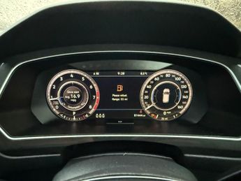 VOLKSWAGEN TIGUAN 2.0 TSI SEL SUV 5dr Petrol DSG 4Motion Euro 6 (s/s) (180 ps)