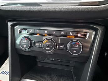 VOLKSWAGEN TIGUAN 2.0 TSI SEL SUV 5dr Petrol DSG 4Motion Euro 6 (s/s) (180 ps)